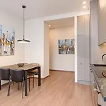Centrally-located Апартаменты